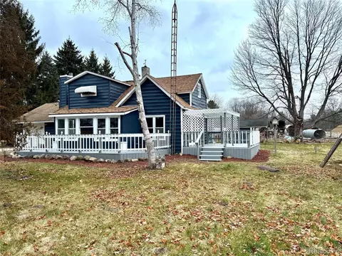 618 N 1st St, Chesaning, MI 48616