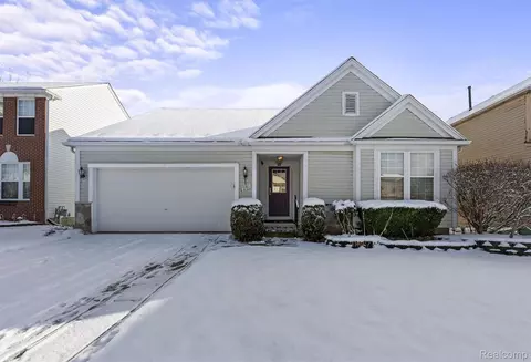 6291 Creekside Cir, Ypsilanti, MI 48197