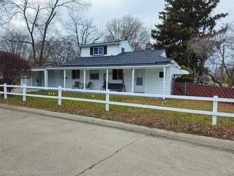 2829 Batavia Ct, Westland, MI 48186