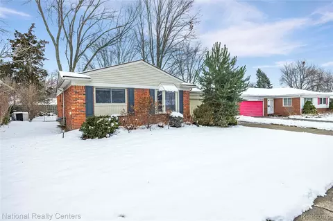 38882 Ross St, Livonia, MI 48154
