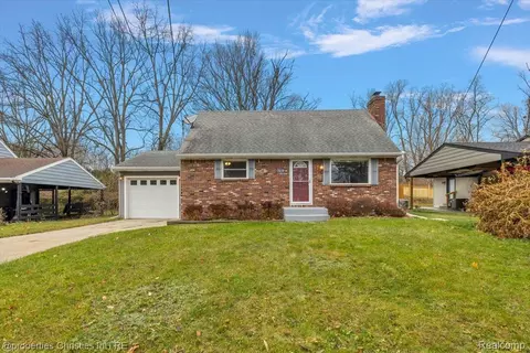 3416 Cooley Dr, Lansing, MI 48911