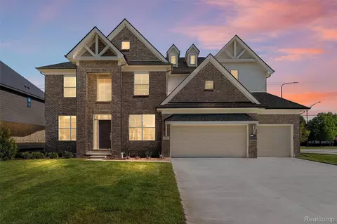 3989 Capstan Ct, Troy, MI 48083
