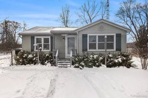 5901 Burdick Rd, Elba, MI 48446