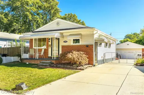 12561 Hipp St, Taylor, MI 48180