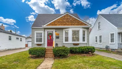 2756 Buckingham Ave, Berkley, MI 48072