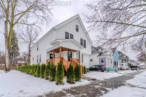 2433 Fischer St, Detroit, MI 48214