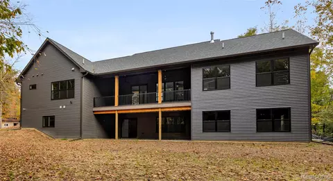 Exterior - 7877 Donegal Ct, Tyrone, MI 48430 photo 5 of 5