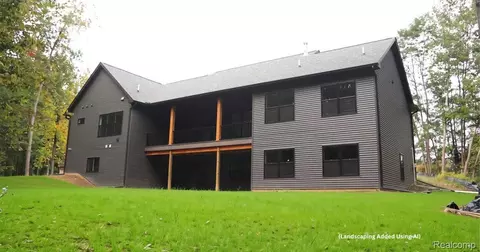 Exterior - 7877 Donegal Ct, Tyrone, MI 48430 photo 2 of 3