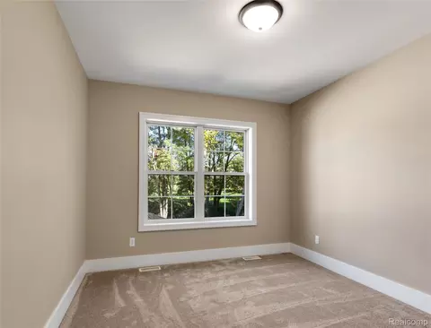 Bedroom - 7877 Donegal Ct, Tyrone, MI 48430 photo 2 of 3
