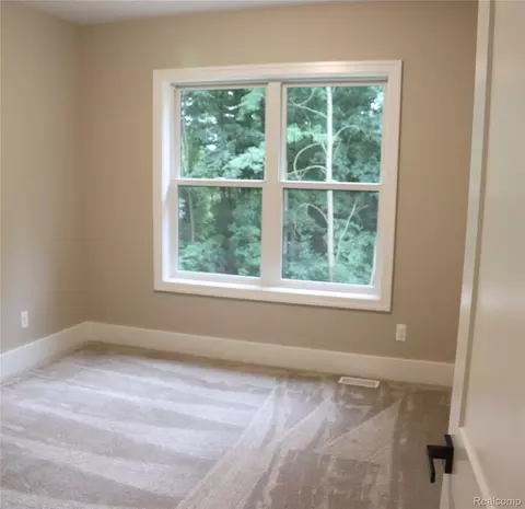 Bedroom - 7877 Donegal Ct, Tyrone, MI 48430 photo 2 of 3