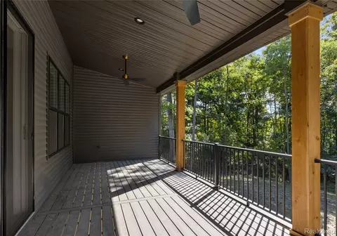 Exterior - 7877 Donegal Ct, Tyrone, MI 48430 photo 3 of 5