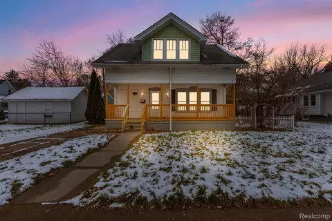 142 Miller St, Mount Clemens, MI 48043