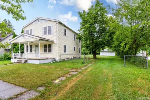 14225 Reeck Rd, Southgate, MI 48195