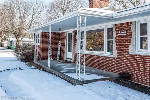 3178 Oakwood Dr, Port Huron, MI 48060