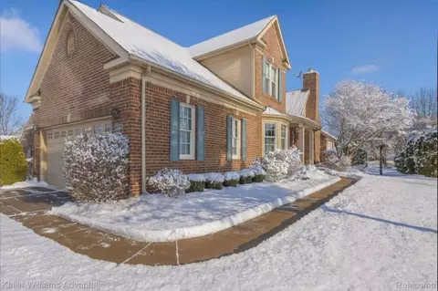 44604 Broadmoor Cir N, Northville, MI 48168