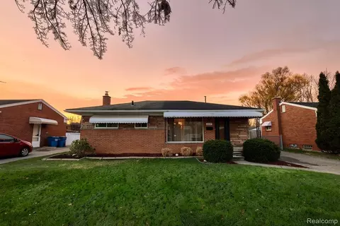11647 Hovey St, Warren, MI 48089