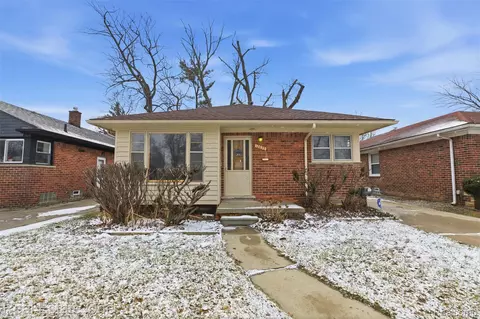 12835 Oak Park Blvd, Oak Park, MI 48237
