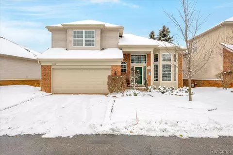 3132 Bridlewood Dr, Rochester, MI 48306