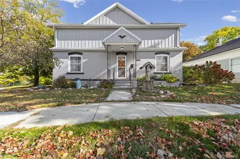 166 N Court St, Lapeer, MI 48446