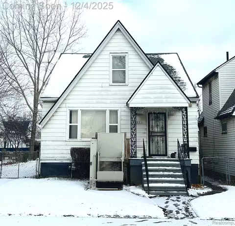 6023 Casmere St, Hamtramck, MI 48212