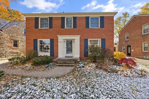 24907 Ward St, Dearborn, MI 48124