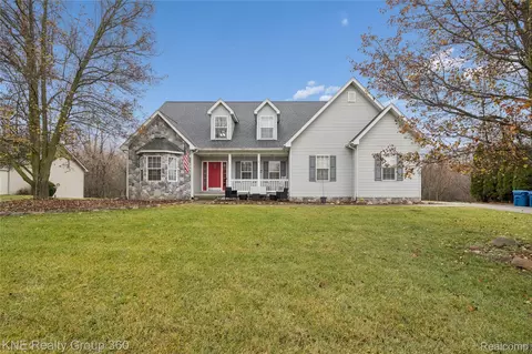15082 Meadow Ln, Linden, MI 48451