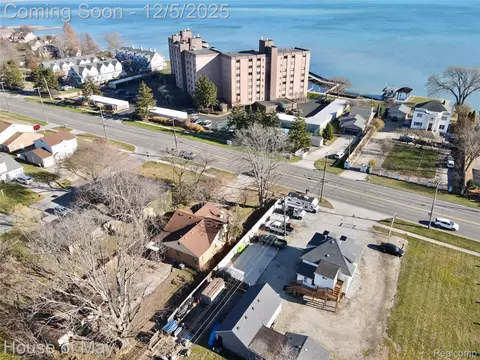 34437 Jefferson Ave, Harrison, MI 48045