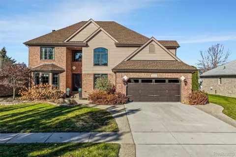 21109 Forest Villa Dr, Macomb, MI 48044