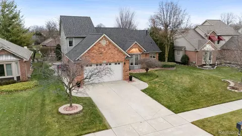 40312 Sugar Spring Dr, Sterling Heights, MI 48313