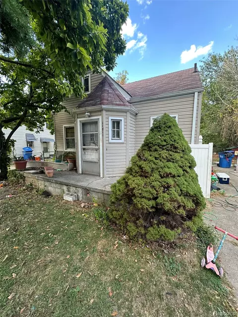 11811 Timken Ave, Warren, MI 48089
