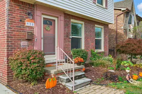 925 N Mildred St, Dearborn, MI 48128