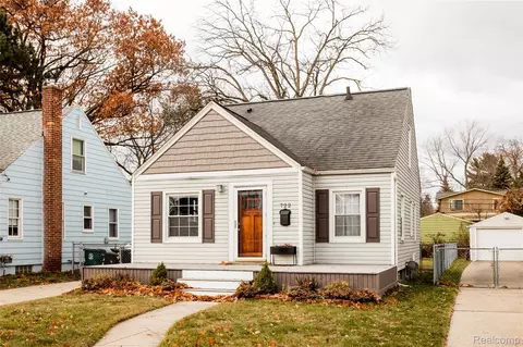 722 S Rembrandt Ave, Royal Oak, MI 48067