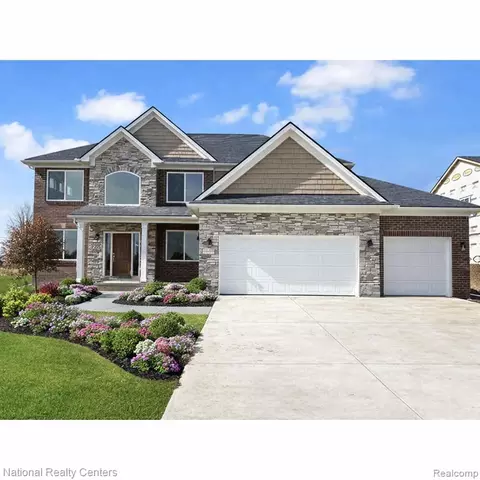 53183 Woodland Mdws, Chesterfield, MI 48047