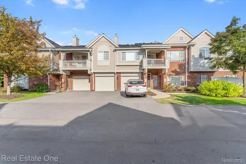 23046 Fairlane Blvd #7, Woodhaven, MI 48183