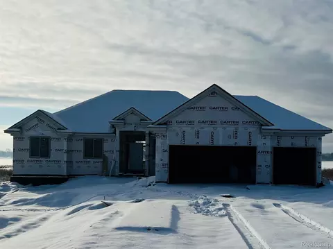 7100 Dryden Rd, Almont, MI 48003