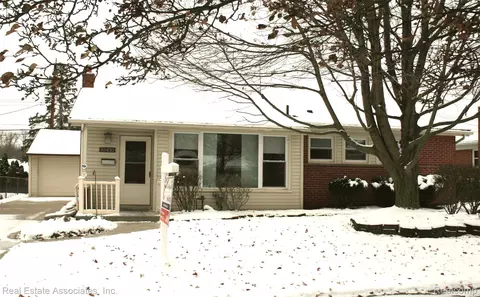 35435 W Chicago St, Livonia, MI 48150