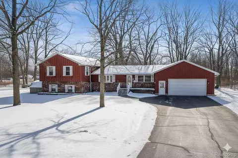 3123 3rd St, La Salle, MI 48145