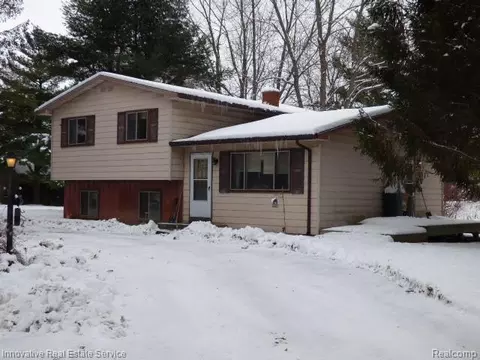 3820 Havens Rd, Dryden, MI 48428