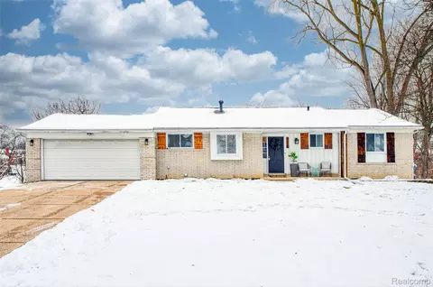 29258 Geraldine Ct, Farmington Hills, MI 48336