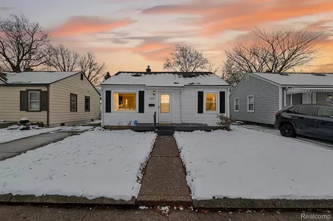 1004 E Otis Ave, Hazel Park, MI 48030