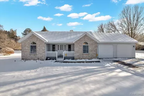9128 N Linden Rd, Clio, MI 48420