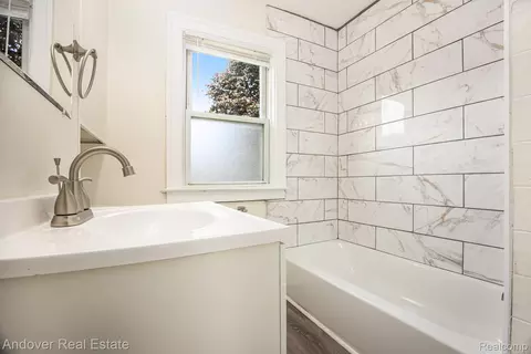 449 W Evelyn Ave, Hazel Park, MI 48030