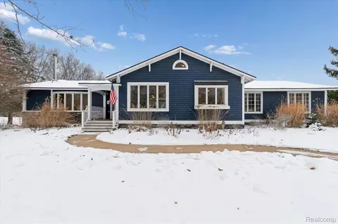 187 Darwin Rd, Putnam, MI 48169