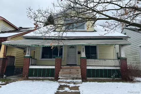 17496 Saint Aubin St, Hamtramck, MI 48212