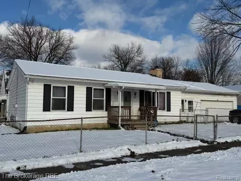 2901 Henry St, Flint, MI 48506