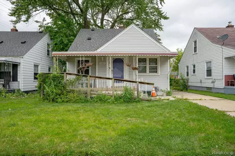 23011 Normandy Ave, Eastpointe, MI 48021