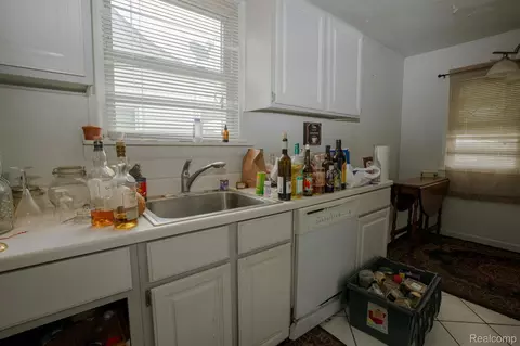 Kitchen - 23011 Normandy Ave, Eastpointe, MI 48021 photo 1 of 4