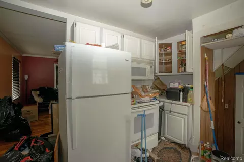 Kitchen - 23011 Normandy Ave, Eastpointe, MI 48021 photo 3 of 4
