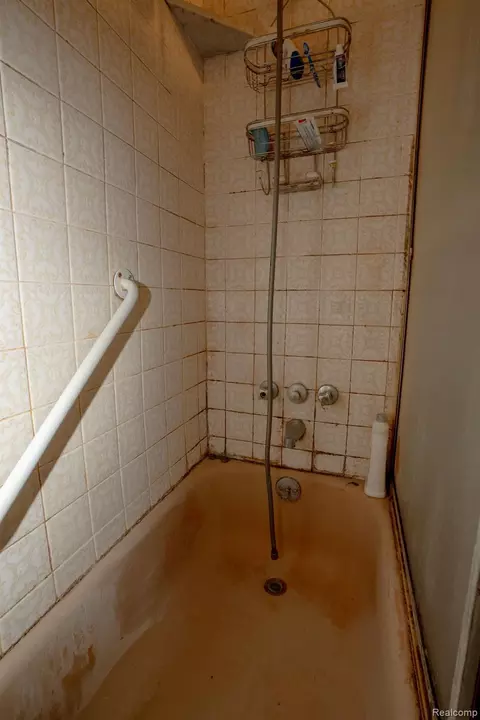 Bath - 23011 Normandy Ave, Eastpointe, MI 48021 photo 1 of 2