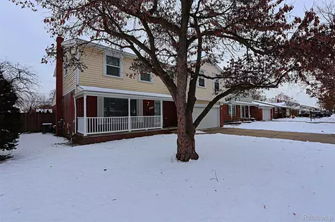 14158 Hubbard St, Livonia, MI 48154